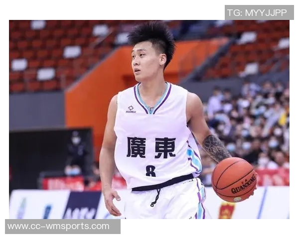 赵睿身穿宏远训练服备战全运会展现时光倒流的独特魅力 赵睿身穿宏远训练服备战全运会展现时光倒流的独特魅力