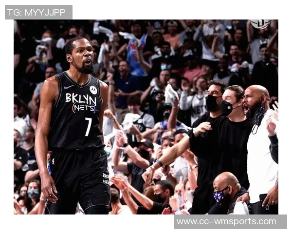 克拉克斯顿全能表现闪耀赛场17分9板7助4帽助球队取得胜利 克拉克斯顿全能表现闪耀赛场17分9板7助4帽助球队取得胜利