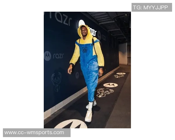 字母哥新赛季定妆照展现强大肌肉压迫感迎接生涯第13个赛季的挑战