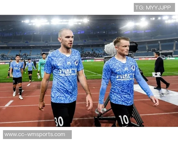 利桑德罗随队训练状态回暖预计十月底前重返赛场 利桑德罗随队训练状态回暖预计十月底前重返赛场